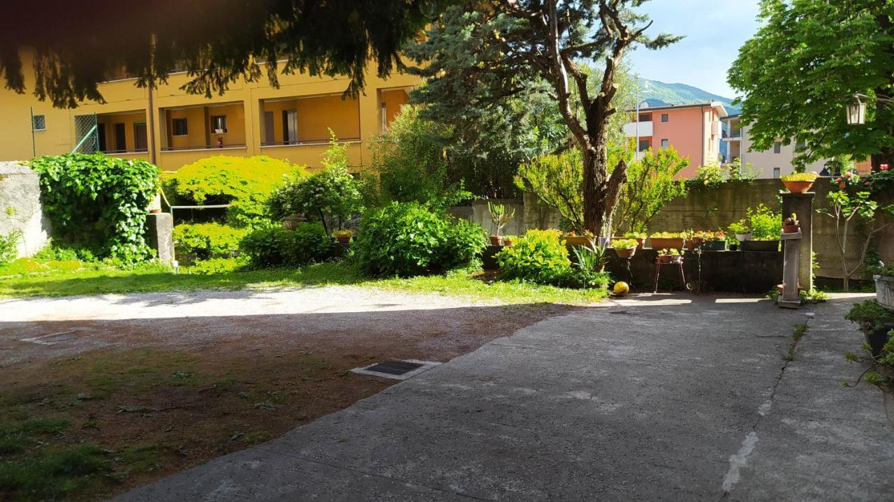 Il Giardino Dei Fiori Apartment Mandello del Lario Luaran gambar